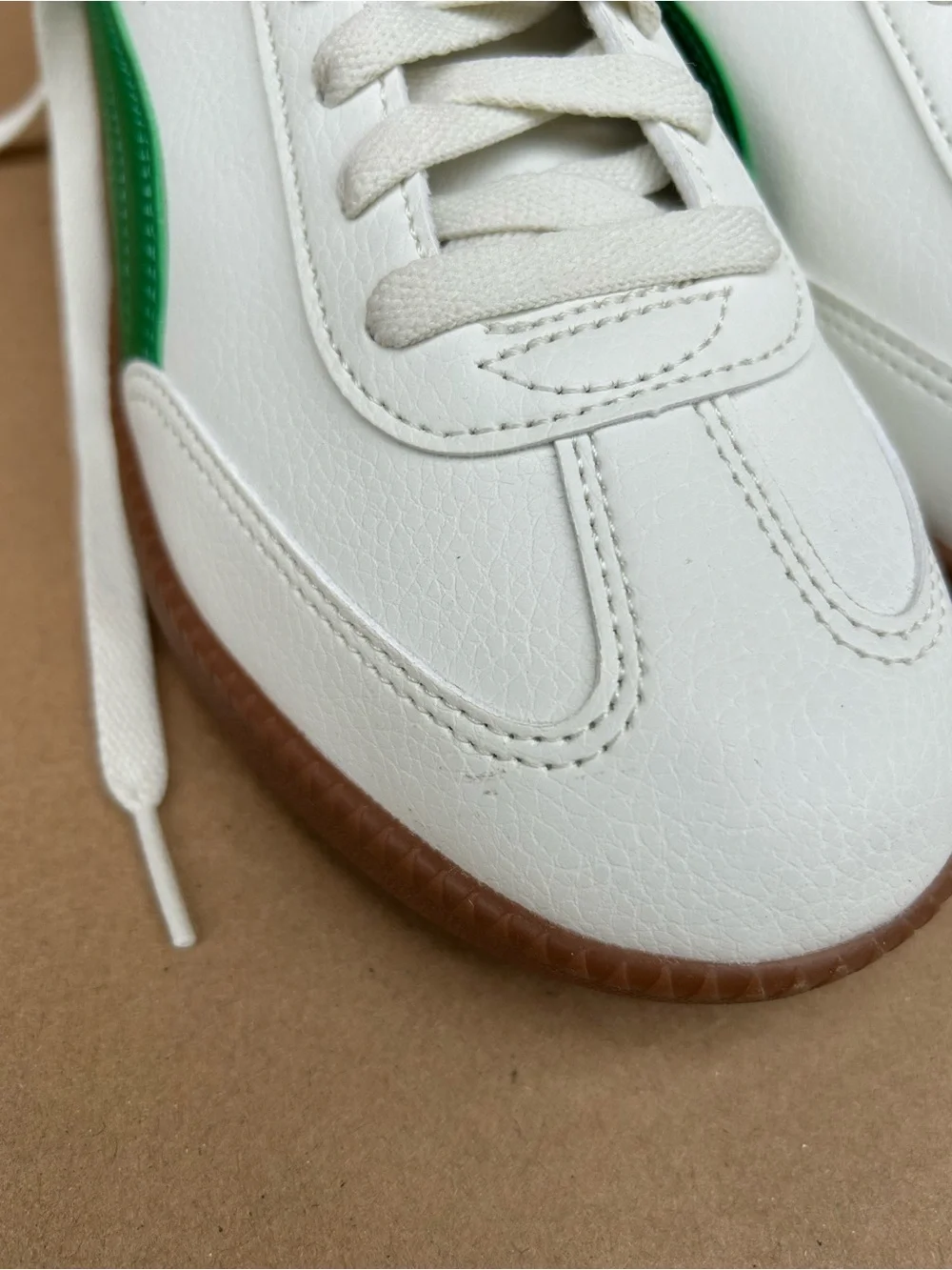 Puma Low Top Trainers Sneakers Lace up White Green Men’s 8.5 Streetwear New